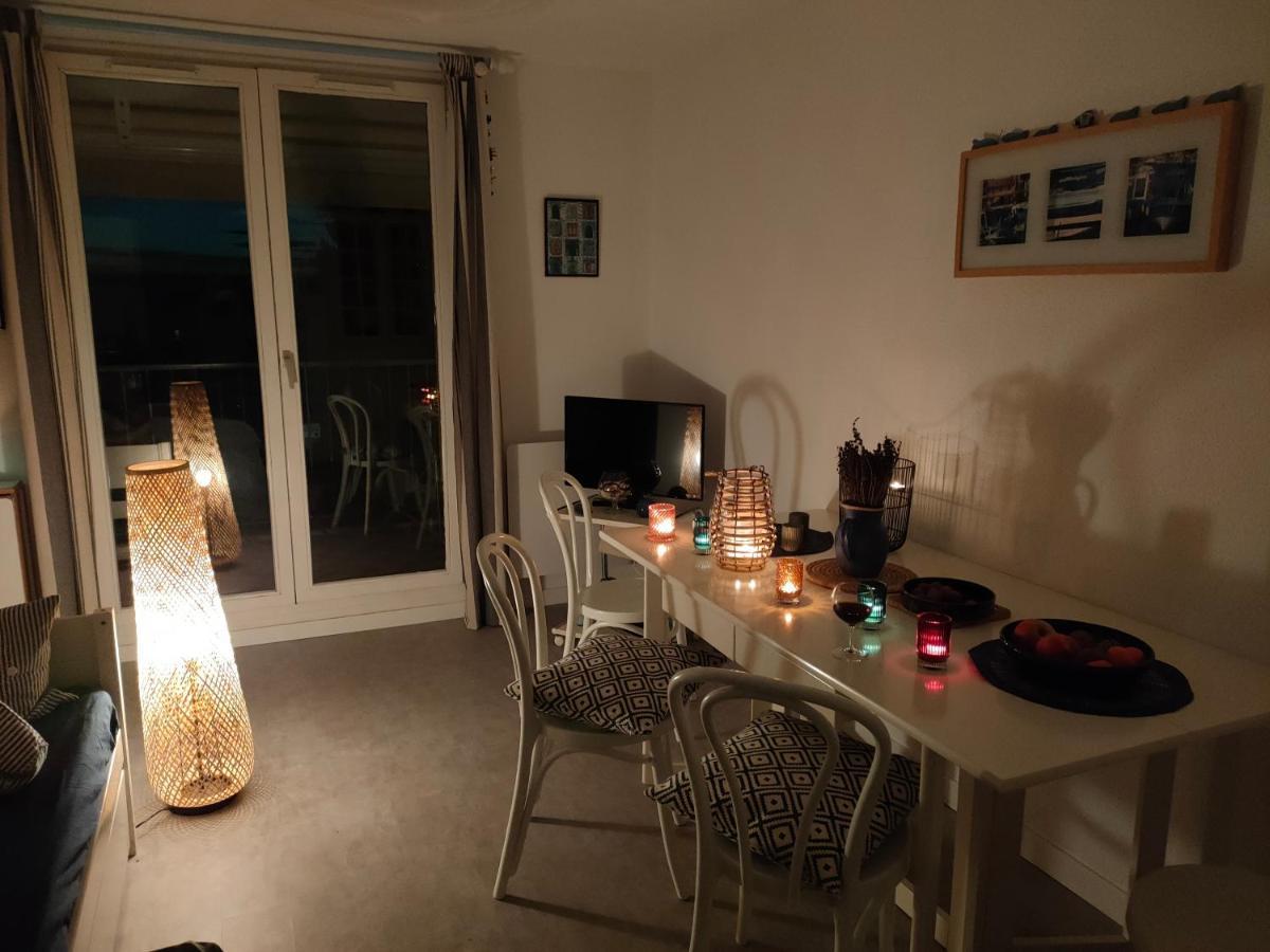 Appartement Avec Terrasse Vue Mer, Proximite Plage, Place Parking Sanary-sur-Mer Exterior foto