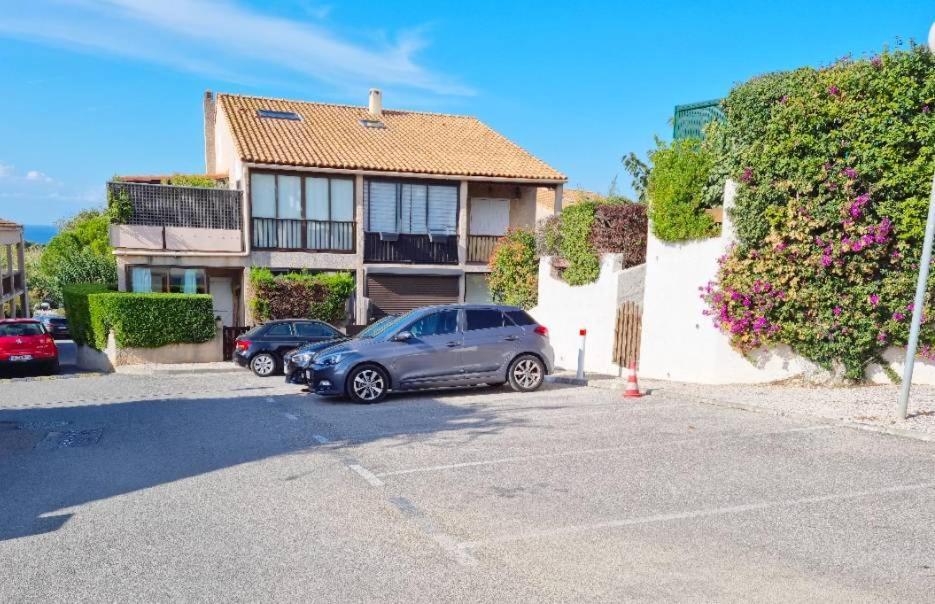 Appartement Avec Terrasse Vue Mer, Proximite Plage, Place Parking Sanary-sur-Mer Exterior foto