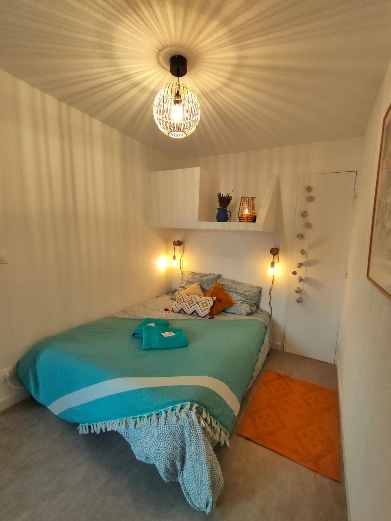 Appartement Avec Terrasse Vue Mer, Proximite Plage, Place Parking Sanary-sur-Mer Exterior foto